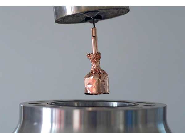 銅ホイルで包んだ測定サンプル