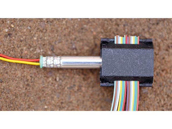 雷管の爆轟速度測定 雷管の爆轟速度測定