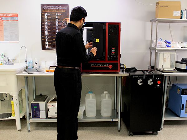 TOKYO INSTRUMENTS,INC. 株式会社東京インスツルメンツIn Vivo 3次元光音響・蛍光イメージング装置 TriTom 小動物用3次元光音響(光超音波)トモグラフィー(PAT)と蛍光分子トモグラフィー(FMT)を同時測定。非臨床用 小動物画像機器。